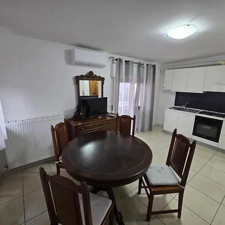 Mercantini Apartment *